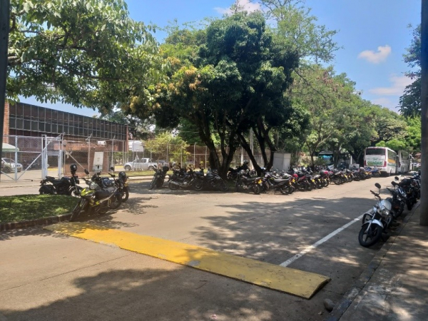 Intervenci&oacute;n para mitigar el mal parqueo de motocicletas en la P6 &ndash; Corelca