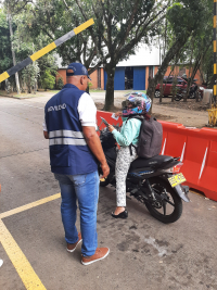 Campa&ntilde;a de sensibilizaci&oacute;n para mitigar el mal parqueo en la porter&iacute;a P6 (Corelca)
